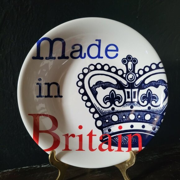 Royal Stafford Britannia 7 inch Bowl - Discountinued *Read - Picture 1 of 5